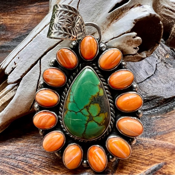 925 Sterling Silver Kingman Turquoise & Spiny Oyster Cluster Pendant